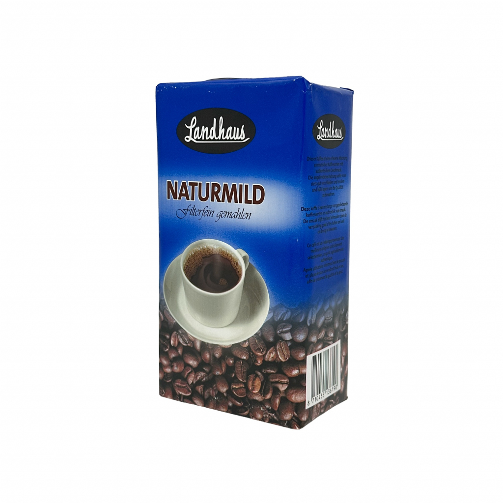 Zij- en voorkant van een 500 gram pak gemalen filterkoffie van het merk Landhaus Naturmild